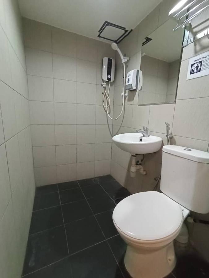 One Point Hotel Kuching Exterior foto