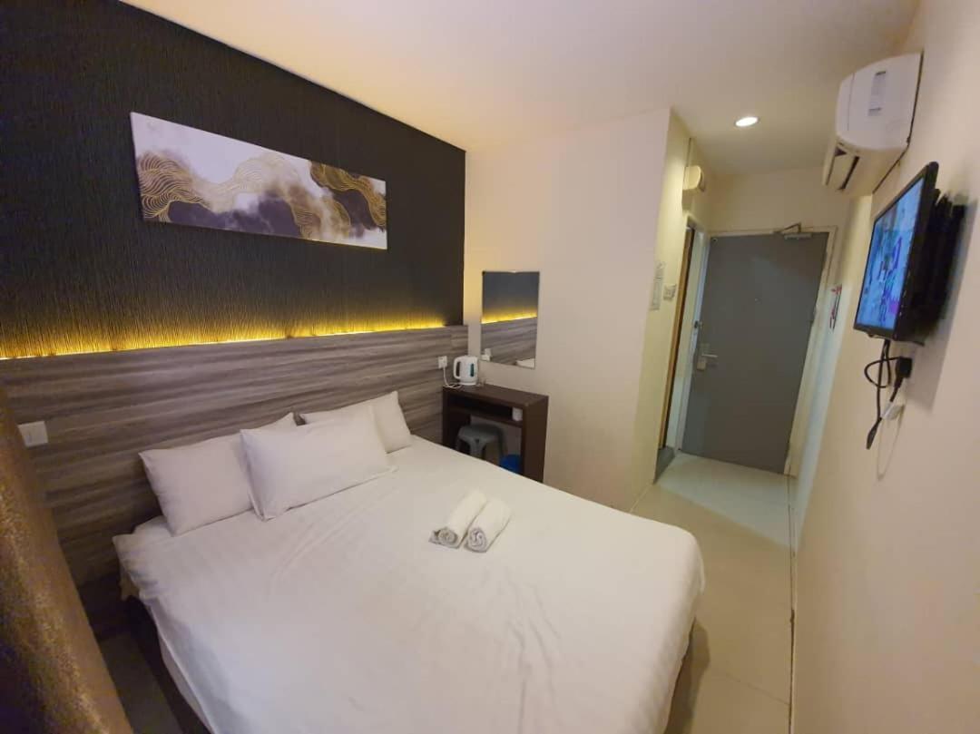 One Point Hotel Kuching Exterior foto
