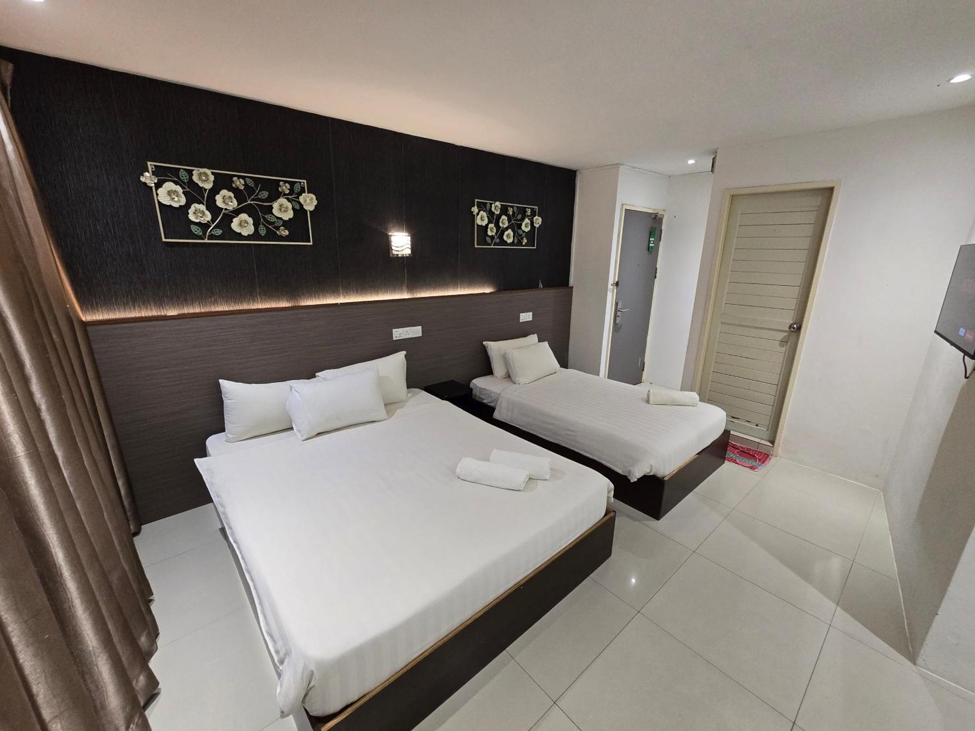One Point Hotel Kuching Exterior foto