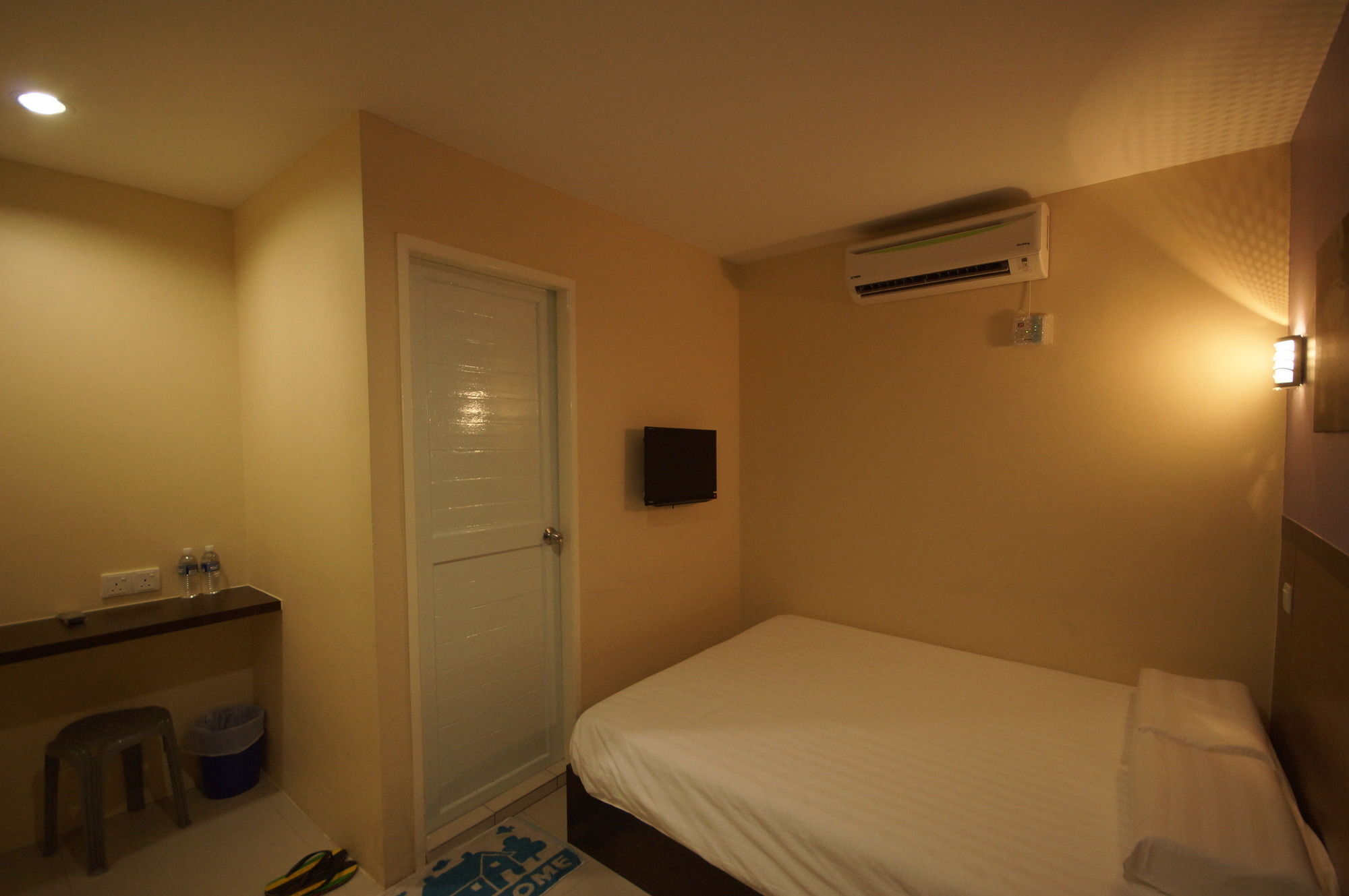 One Point Hotel Kuching Exterior foto